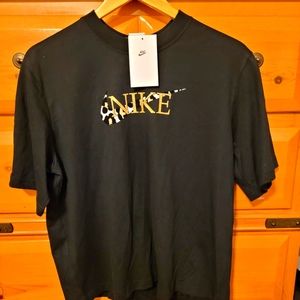 NWT Nike cotton tshirt